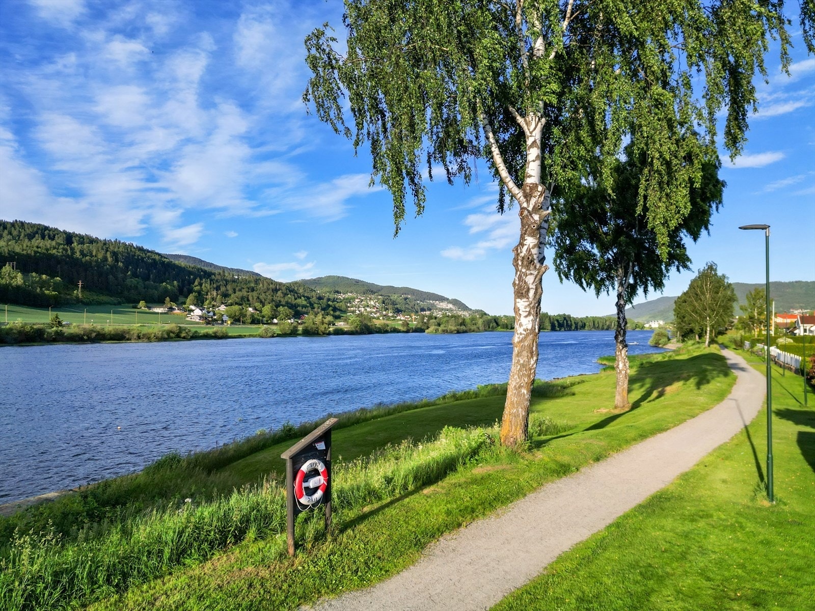 Kort vei til flotte tur-og rekreasjonsmuligheter langs Drammenselva. Galleribilde