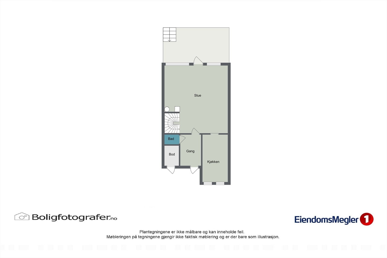 Planløsning for første etasje, som inneholder stue, kjøkken, entré og et praktisk toalettrom. Galleribilde