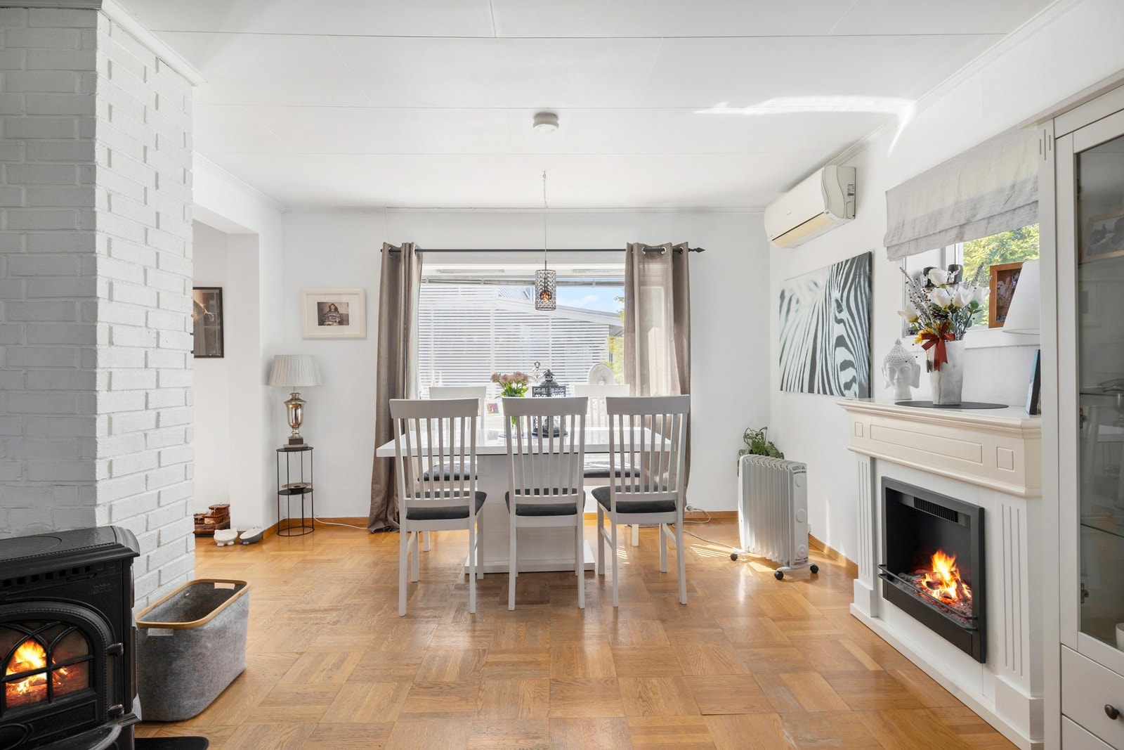 God plass til spisebord- her kan man samle venner og familie til en hyggelig middag. Galleribilde