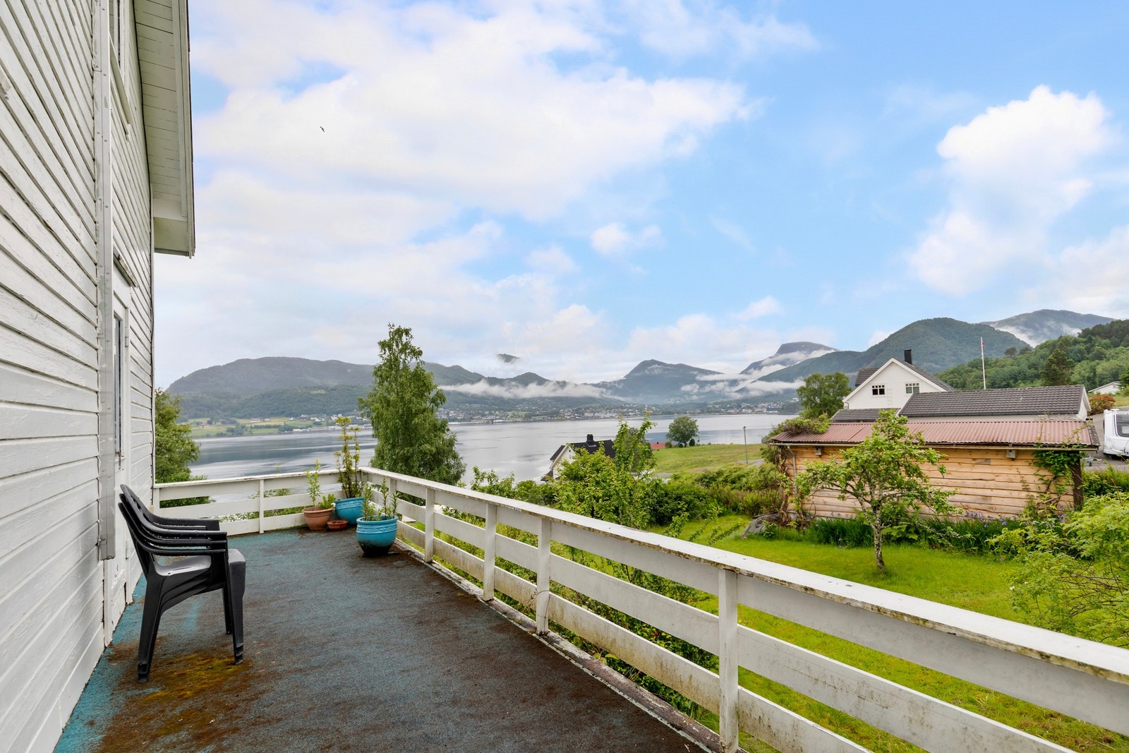 Her kan det nytes flott utsikt mot blant annet Sykkylvsfjorden, Storfjorden og fjellene rundt. Galleribilde