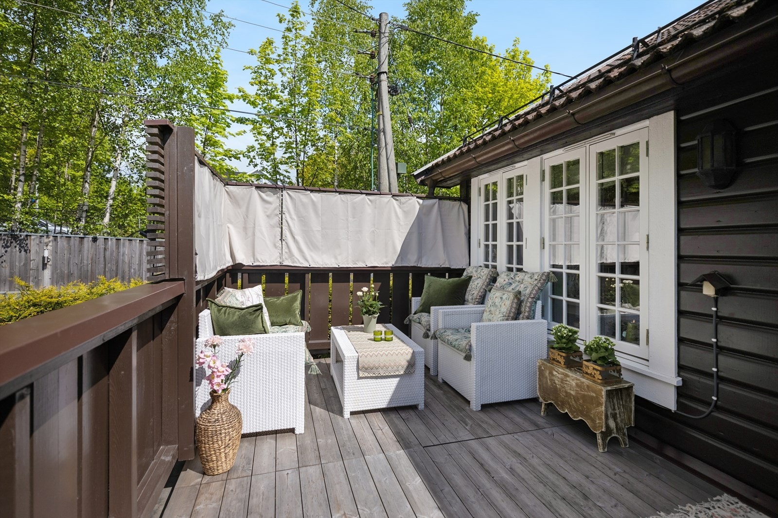 Du kommer til å elske denne balkongen. Sol fra morgen til kveld! Galleribilde