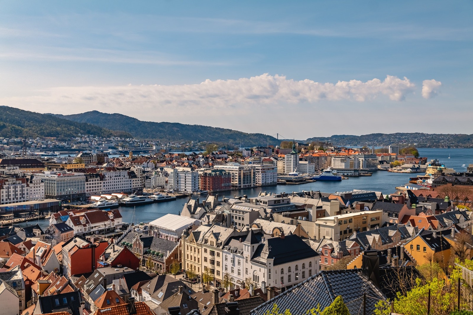 - Eiendommen ligger innen kort gangavstand til flere av Bergens store studieinstitusjoner, som Handelshøyskolen BI, Universitetet i Bergen (UiB) og Juridisk fakultet - Galleribilde
