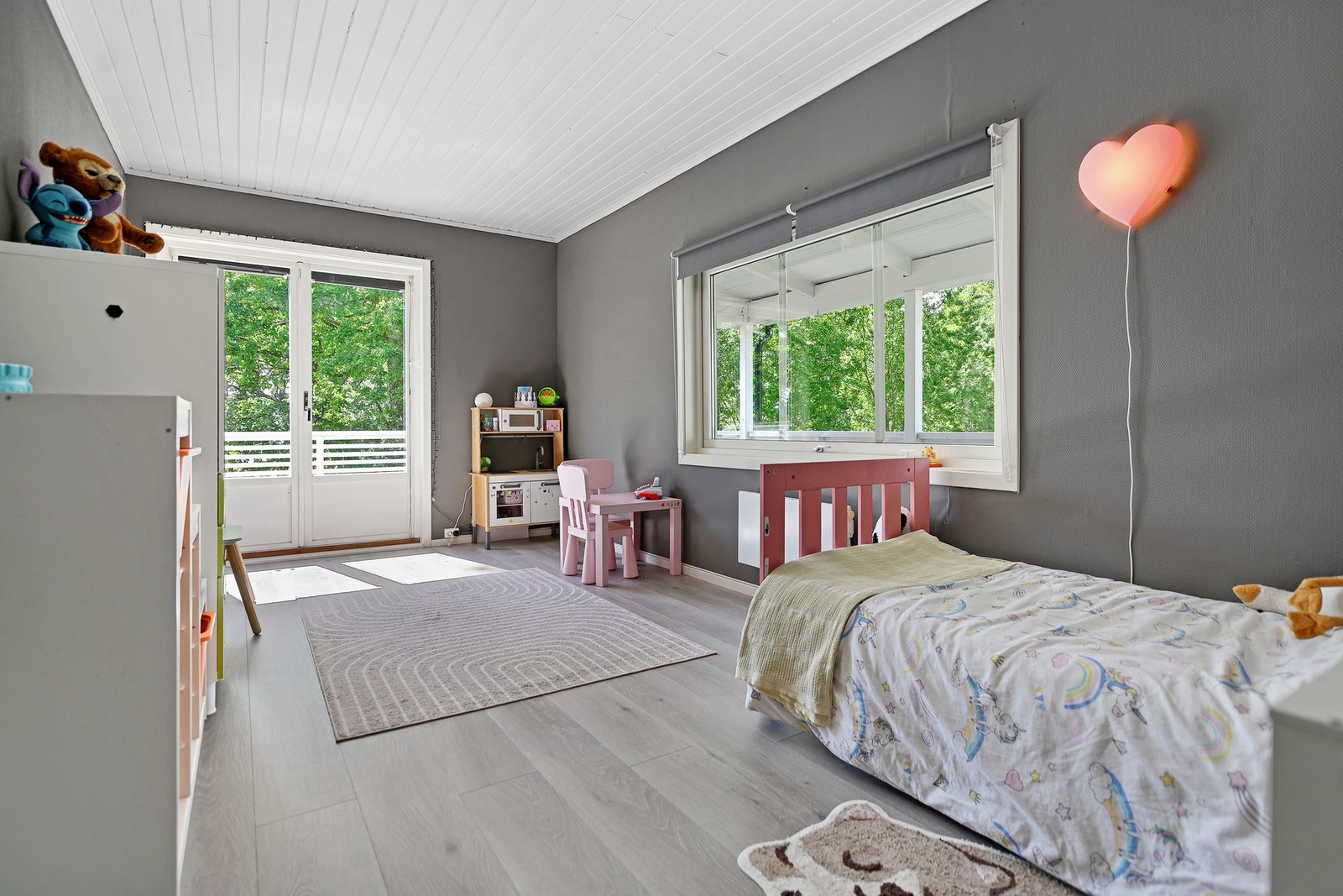 To av soverommene har utgang til terrassen. Galleribilde
