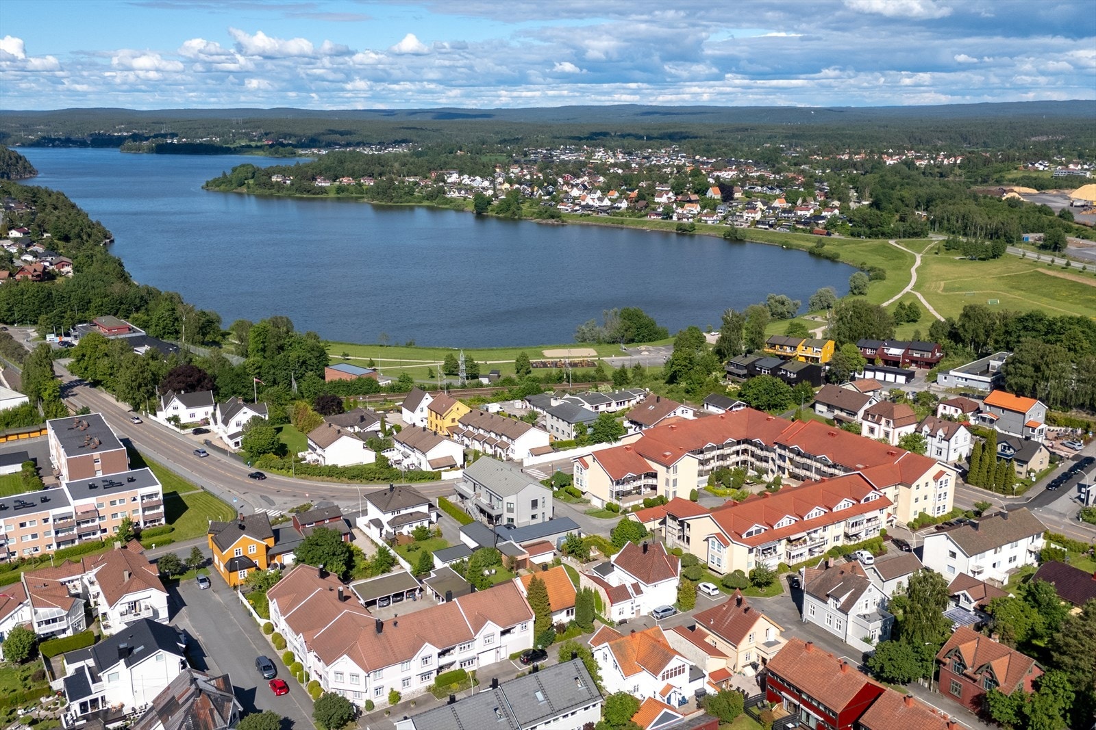 Boligen ligger i et attraktiv område på Fritzner bakken med kort avstand til Sarpsborg sentrum. Galleribilde