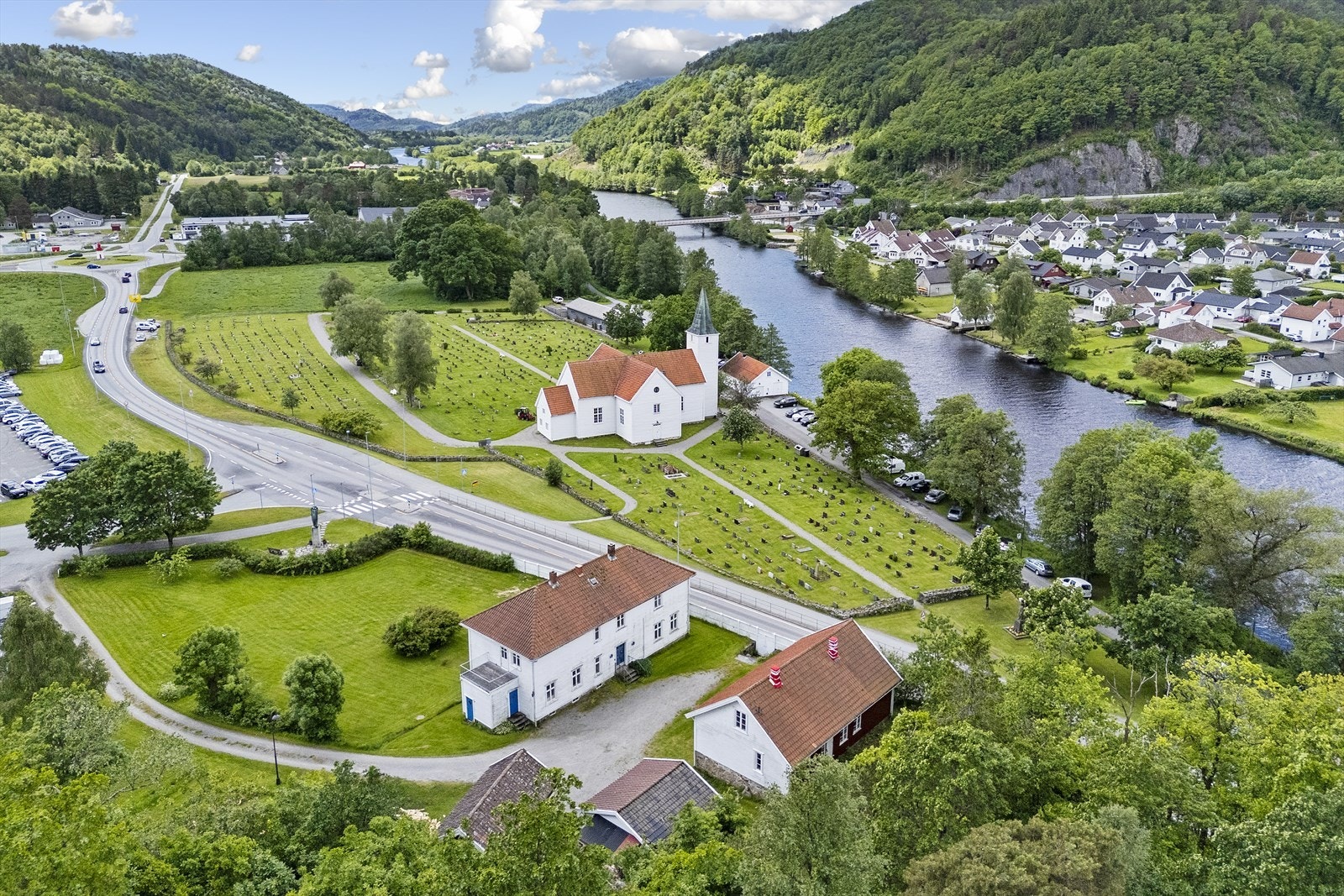 Beliggenheten er sentral med kort vei til både Vigeland sentrum og skoler. Galleribilde
