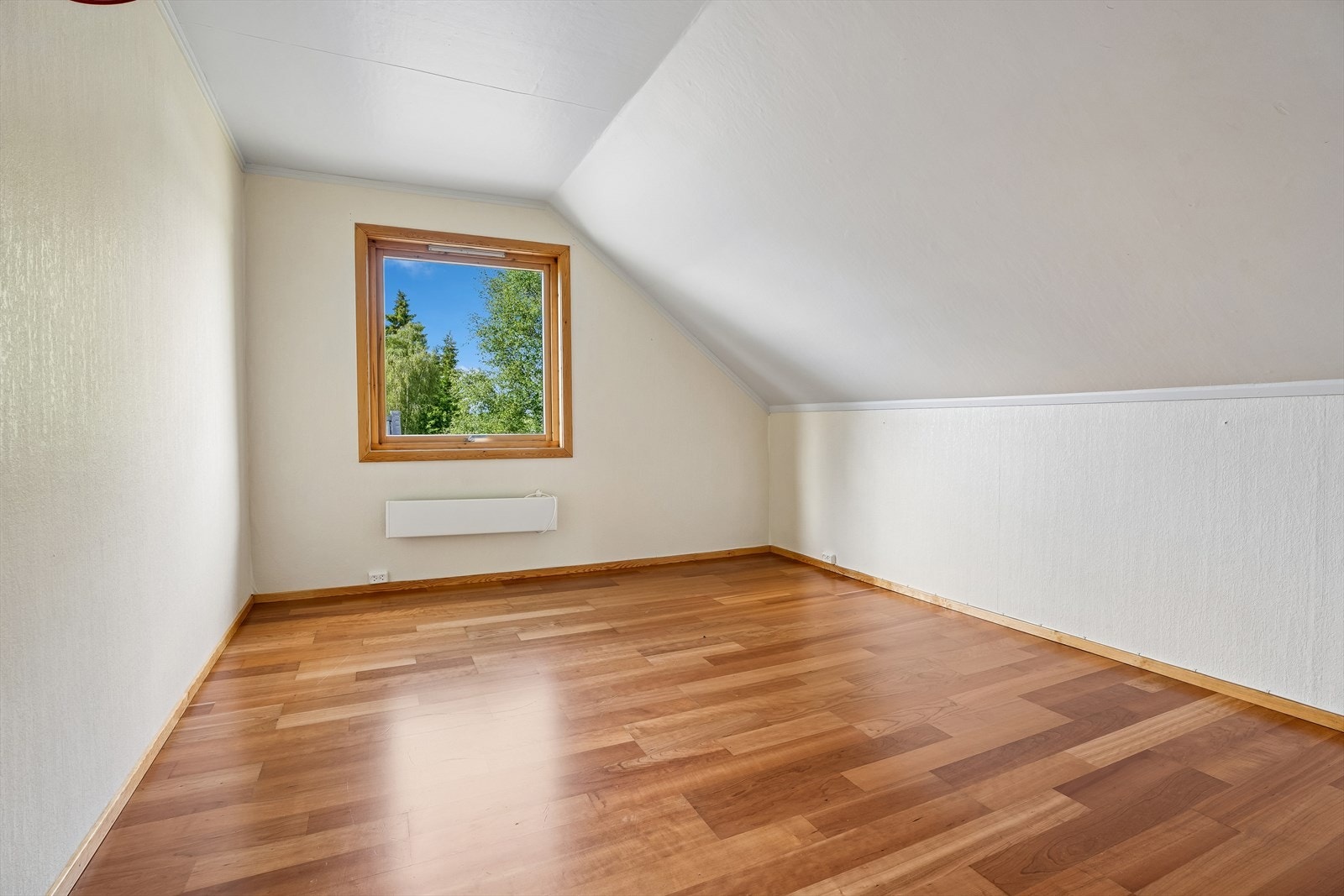 Soverommene har varierende overflater med blant annet laminat og parkett. Galleribilde