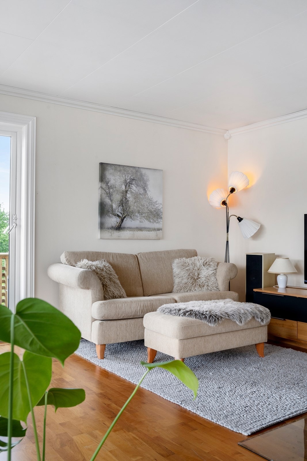 Stue med fin plass til flere soner Galleribilde