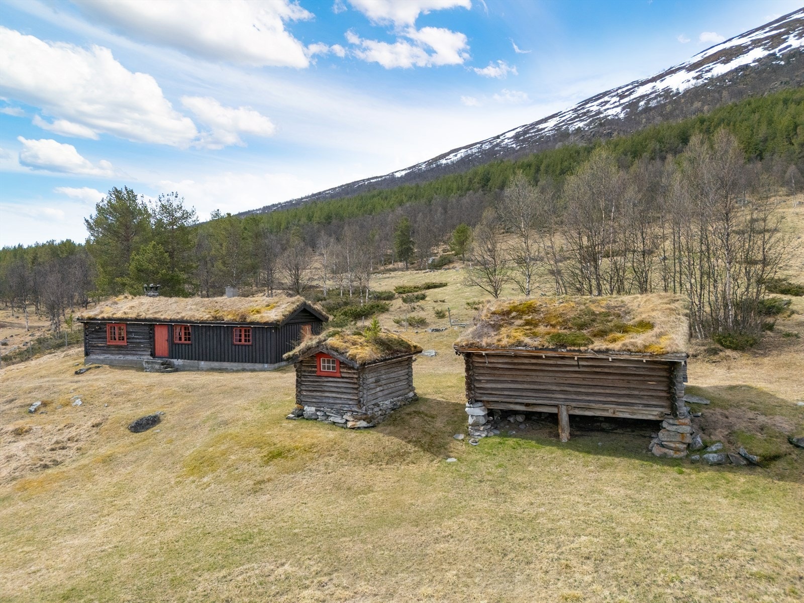 Setereiendommen ligger i et område med nærhet til bla. Jotunheimen. Galleribilde