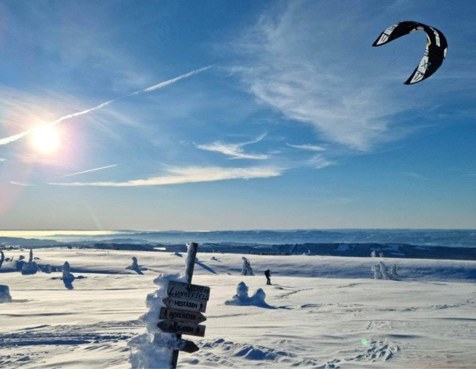 Ved Kroksjøen og Lunkefjell er det populært med kiting Galleribilde