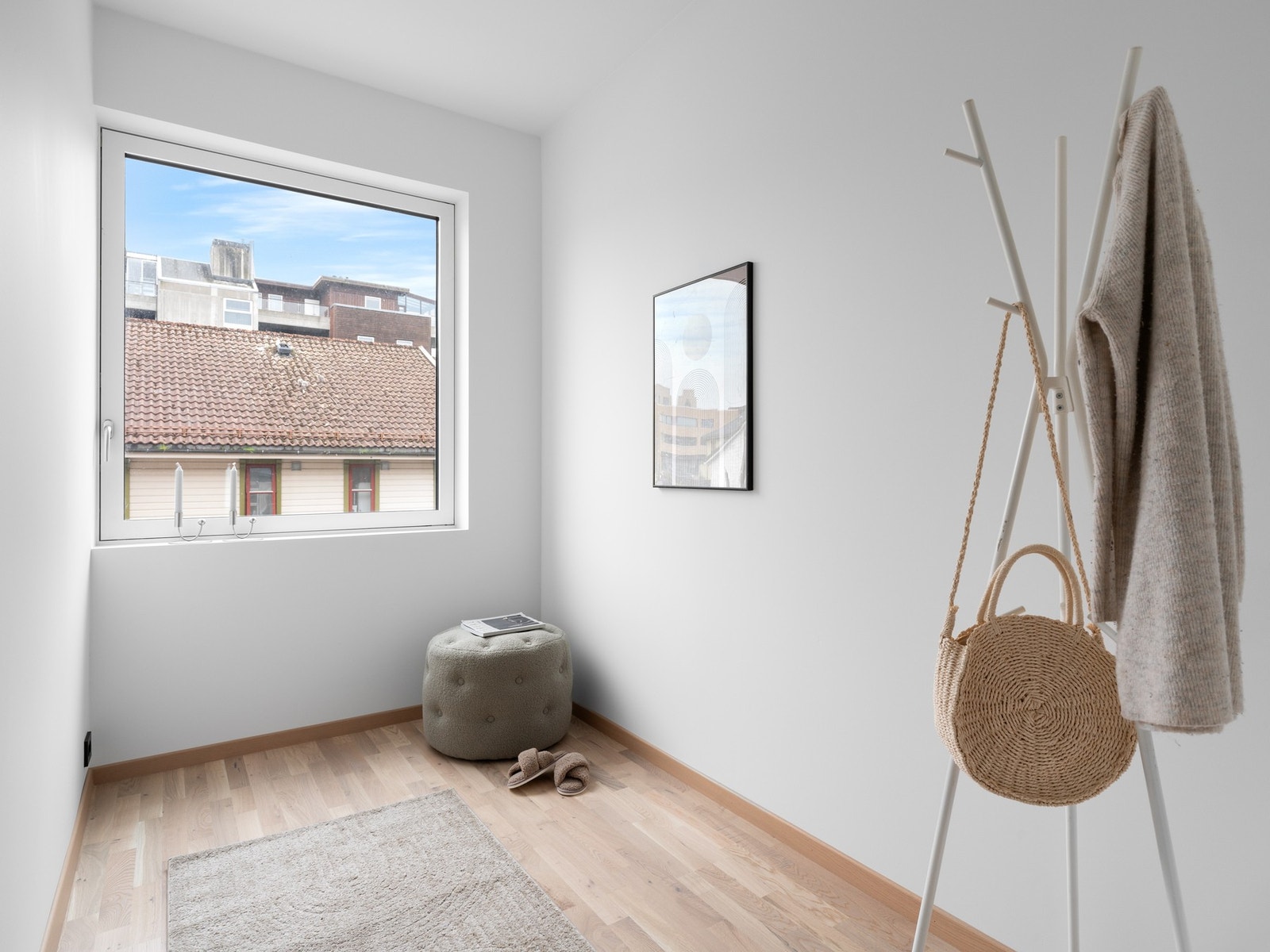 På hovedsoverommet har man en egen nisje som egner seg svært godt til garderobeløsning. Galleribilde