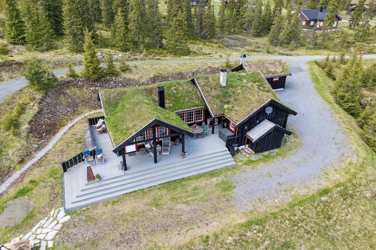 Eiendommen ligger nest sist i blindvei, ca. 850 moh. Galleribilde