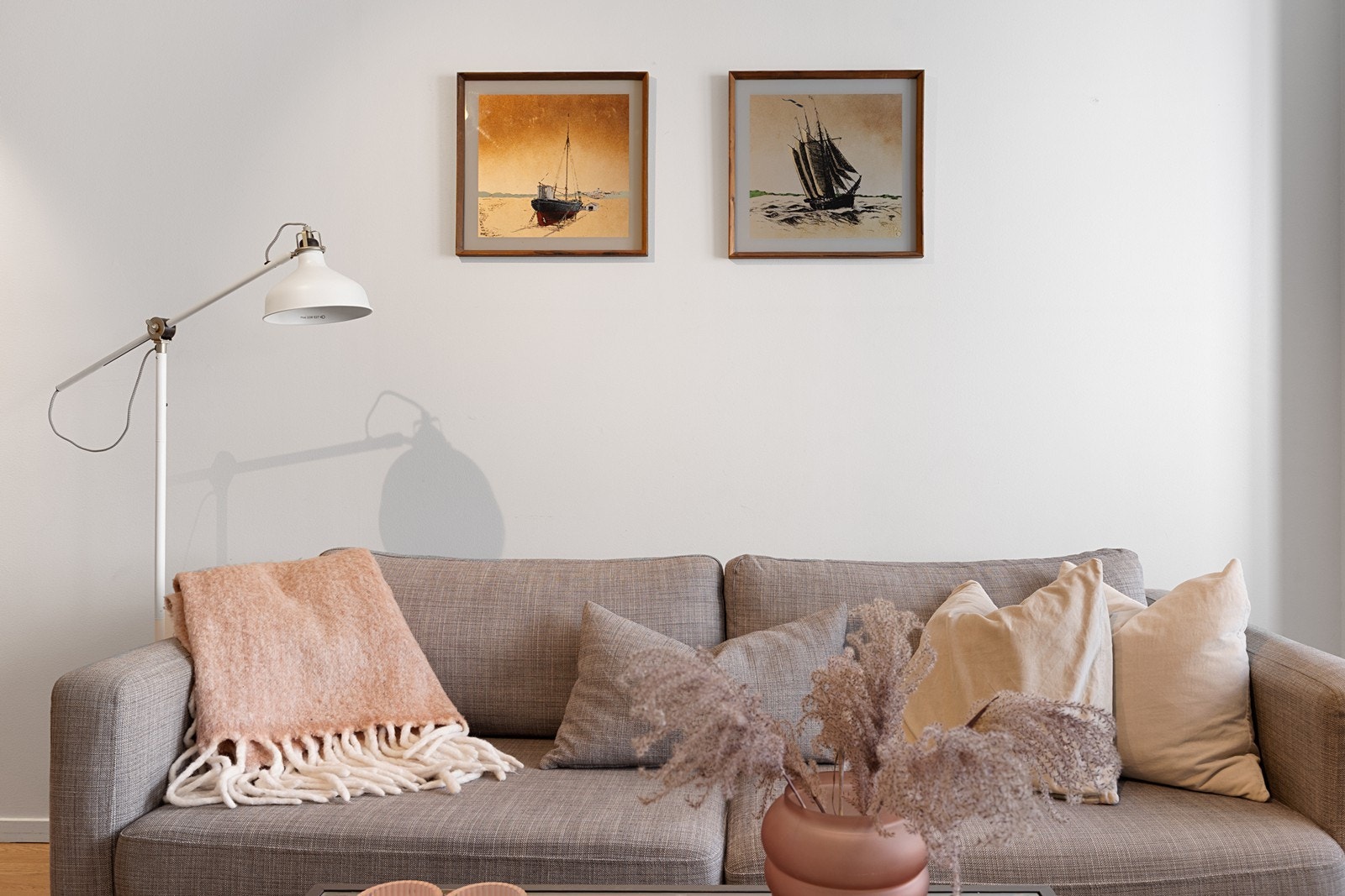 Det er lett så få det fint i stuen, perfekt for hyggelige stunder med familie og venner. Galleribilde