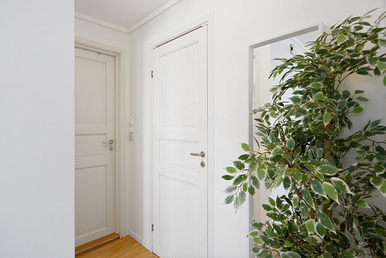 Gangen med adkomst til bad, bod og soverommet. Galleribilde