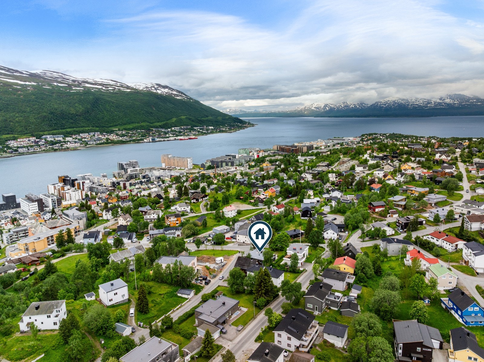 Austadvegen 1 ligger attraktivt til på Alfheim.
