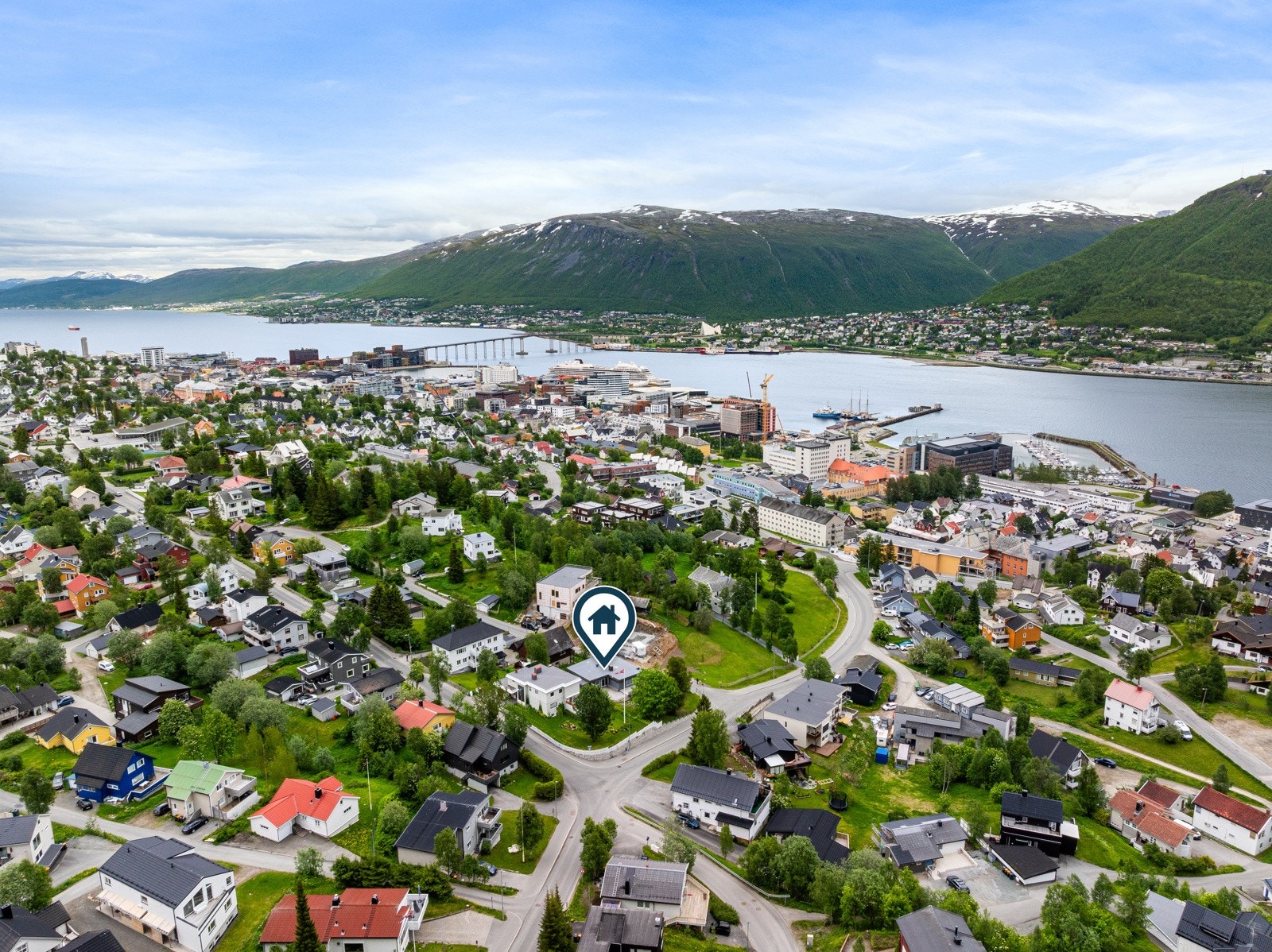Eksklusiv og innholdsrik villaeiendom på attraktive Alfheim.