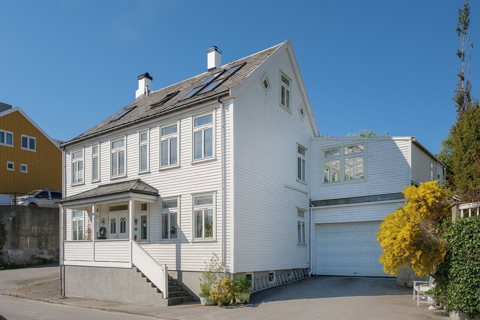 Det er godt med parkeringplass i garasjen. Galleribilde