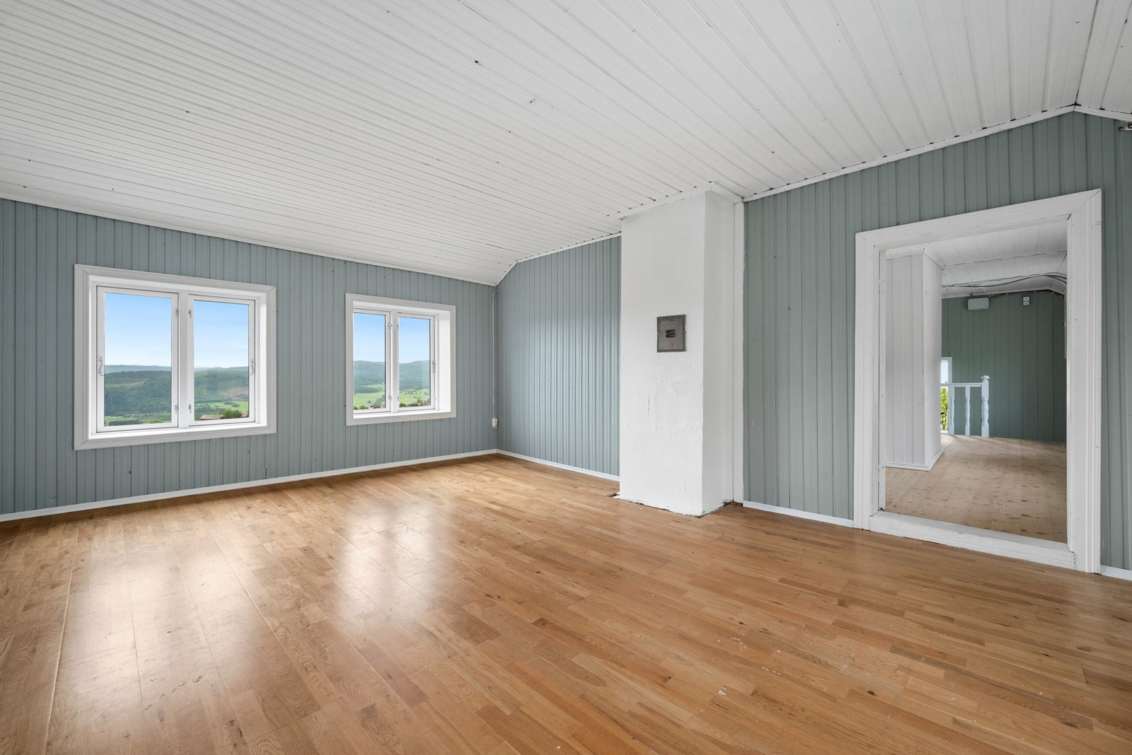 Mellom soverommene i 2. etasjen har man en stue. Galleribilde