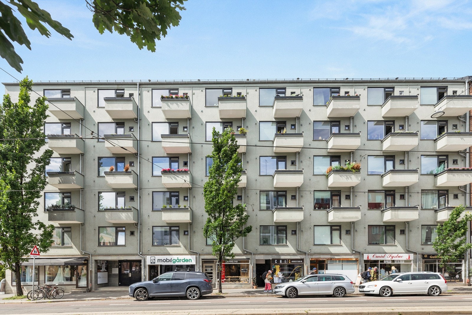 Leiligheten ligger i byggets 5. etasje med enkel heisadkomst. Galleribilde