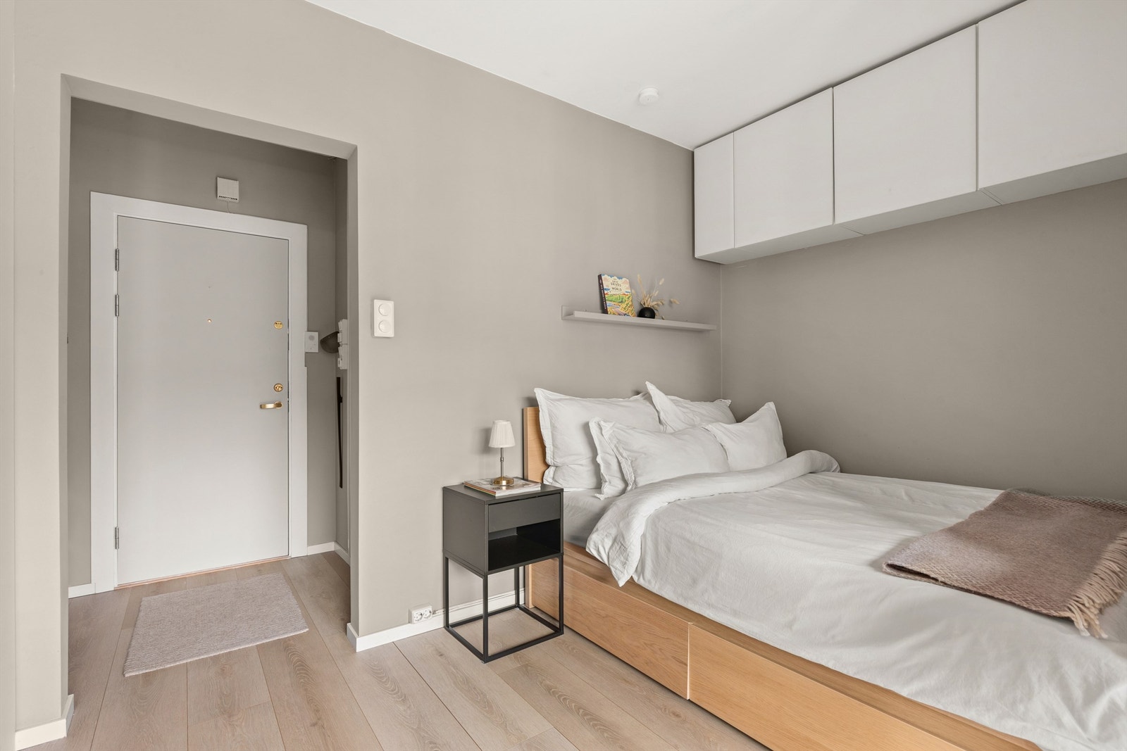 Leiligheten disponerer en praktisk kjellerbod på ca. 3 m² - perfekt til sesongoppbevaring og ting du ikke bruker hver dag. Galleribilde