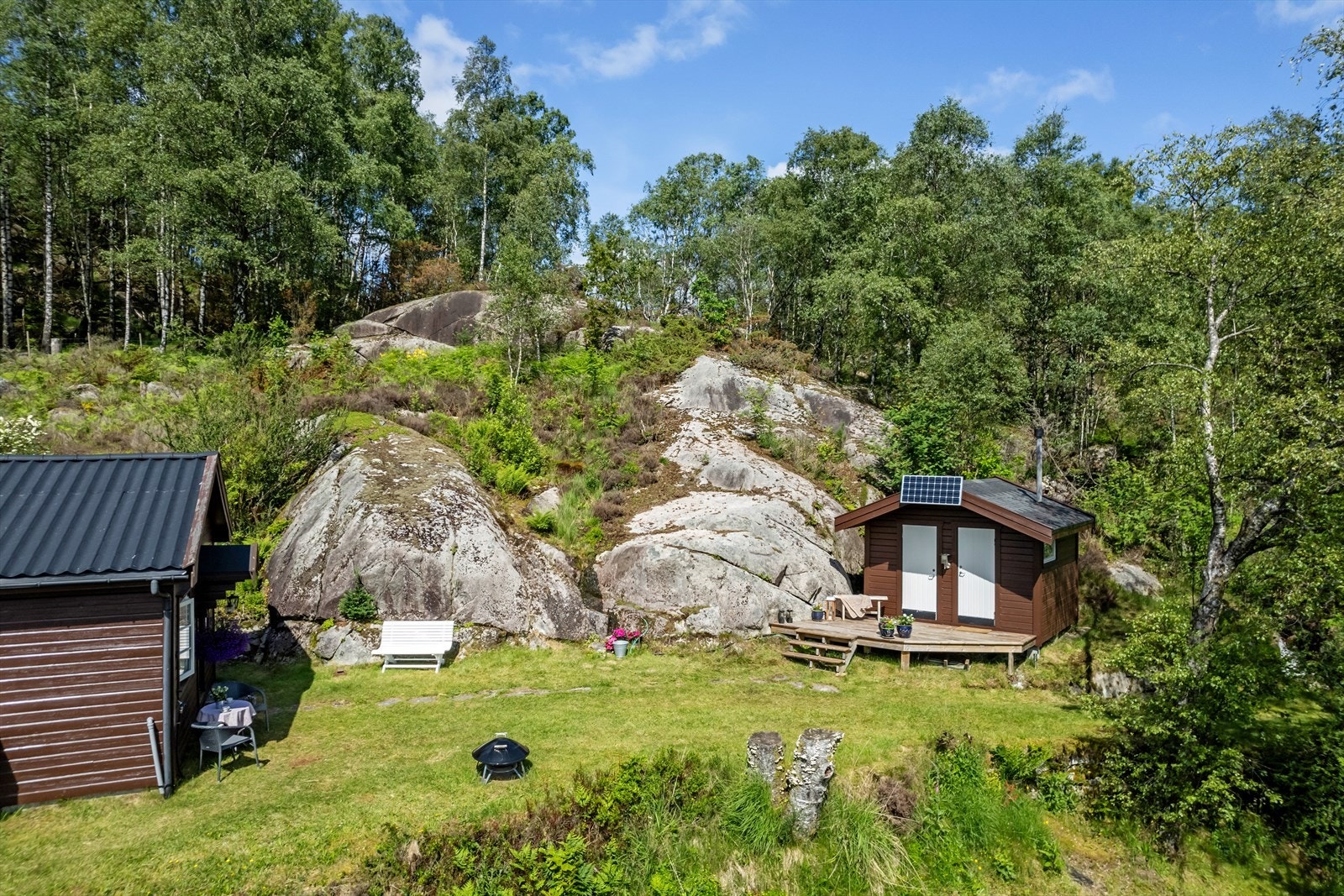 Eiendommen er utstyrt med solcellepanel for strømforsyning. Galleribilde
