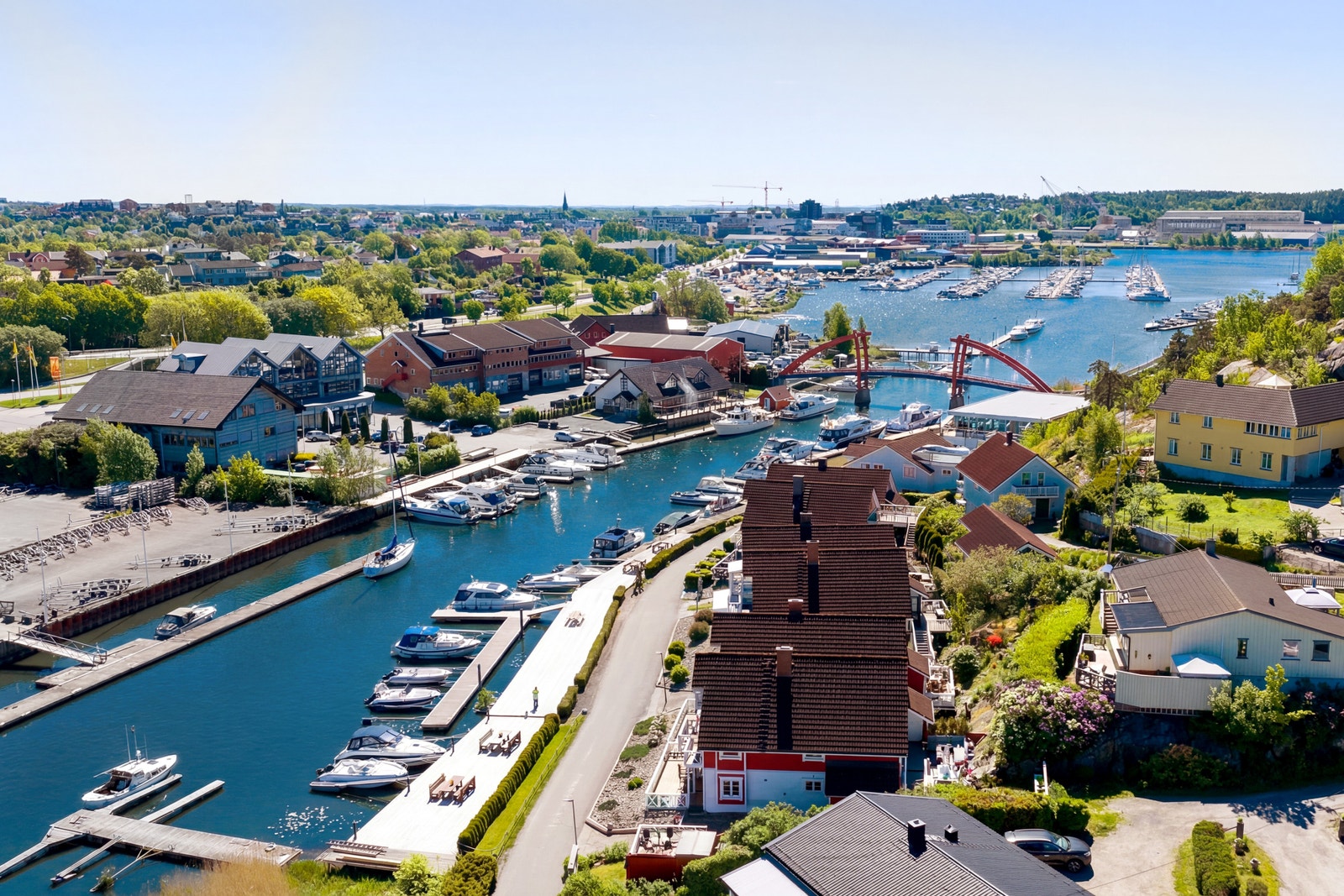 Oversikts bilde med innseilingen til byen Galleribilde