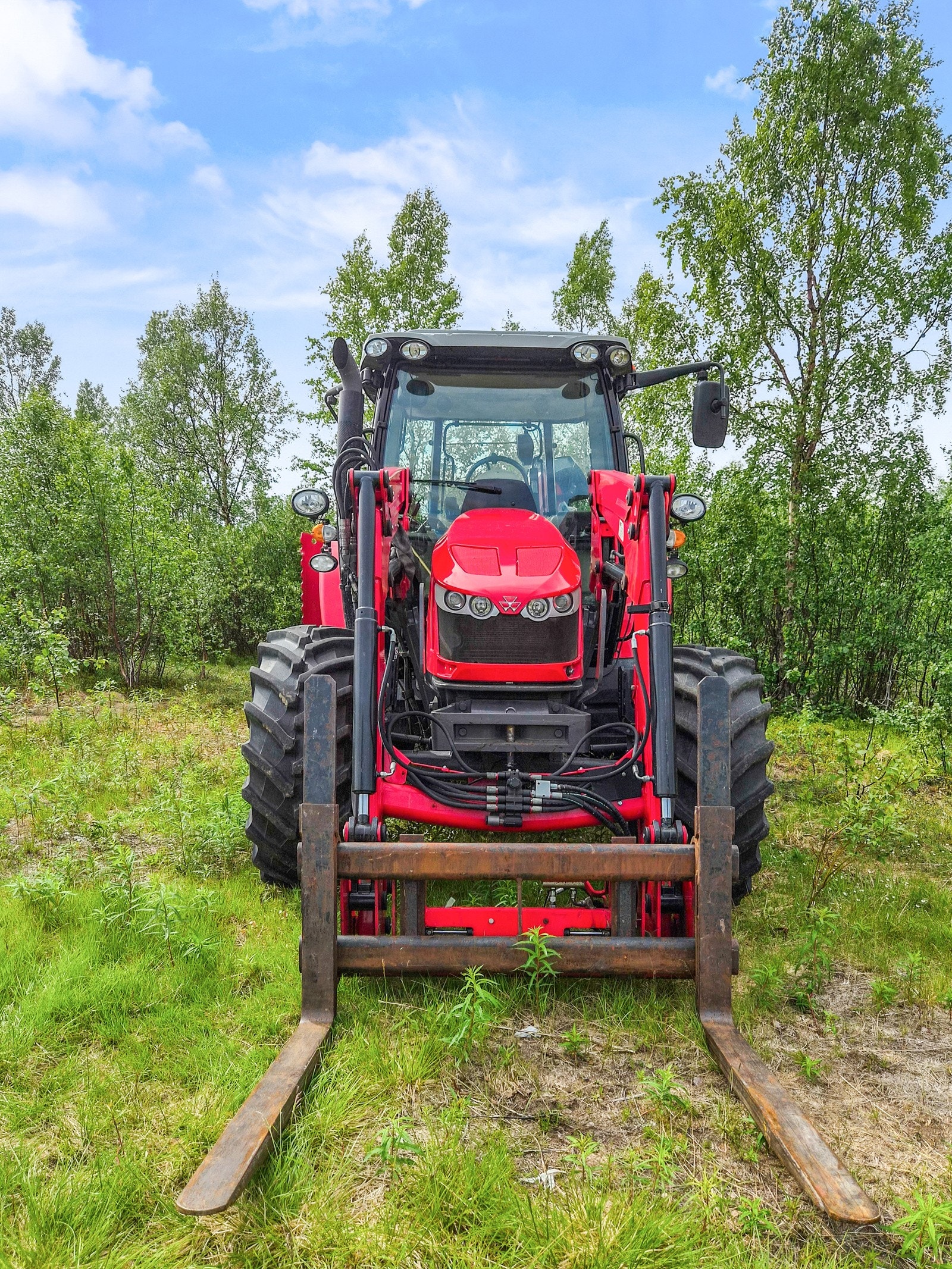 Det er greit med solid redskap når avlingen skal høstes eller snøen fjernes! Galleribilde