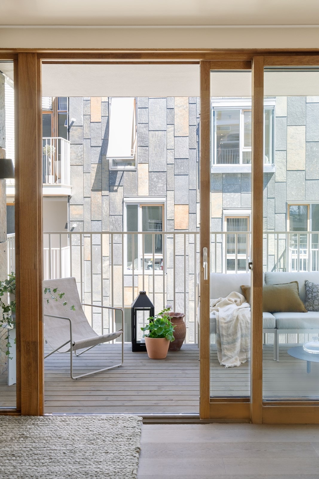 Skyvedøren sikrer maksimal plassutnyttelse på balkongen. Galleribilde