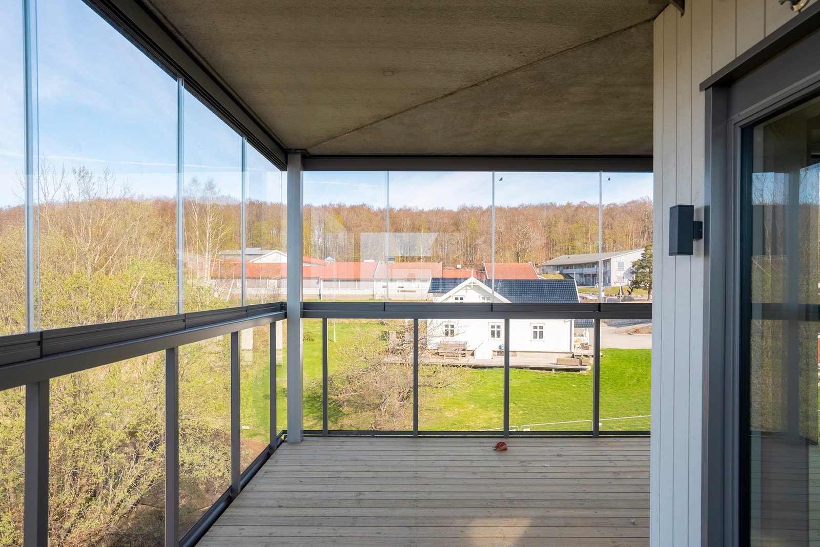 Innglassingen er et praktisk tilvalg som ble valgt og som forlenger bruksperioden for uteplassen Galleribilde