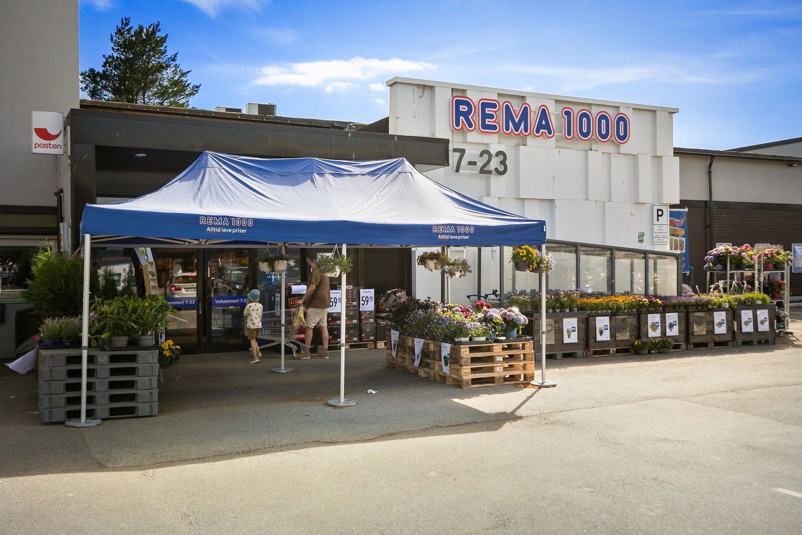 Også Rema 1000 ligger også i umiddelbar nærhet, med et godt utvalg av dagligvarer. Galleribilde