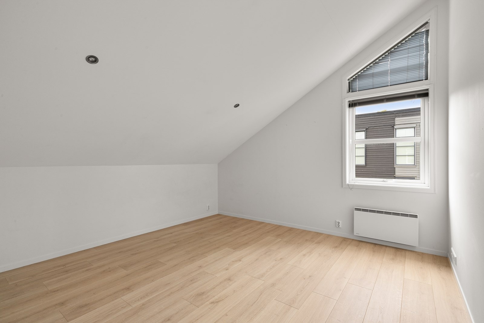 De øvrige soverommene er også romslige, med plass til dobbeltseng, og passer perfekt som barnerom, gjesterom eller hjemmekontor. Galleribilde