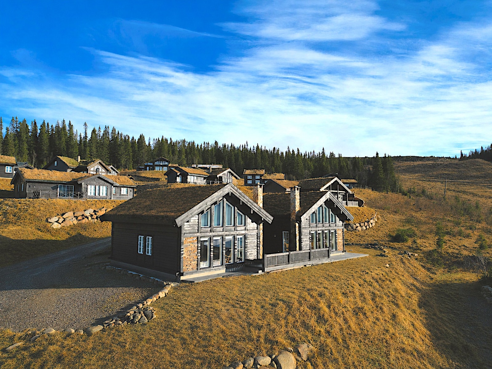 Hytten ligger flott til med slalombakken rett ved hytten. Galleribilde