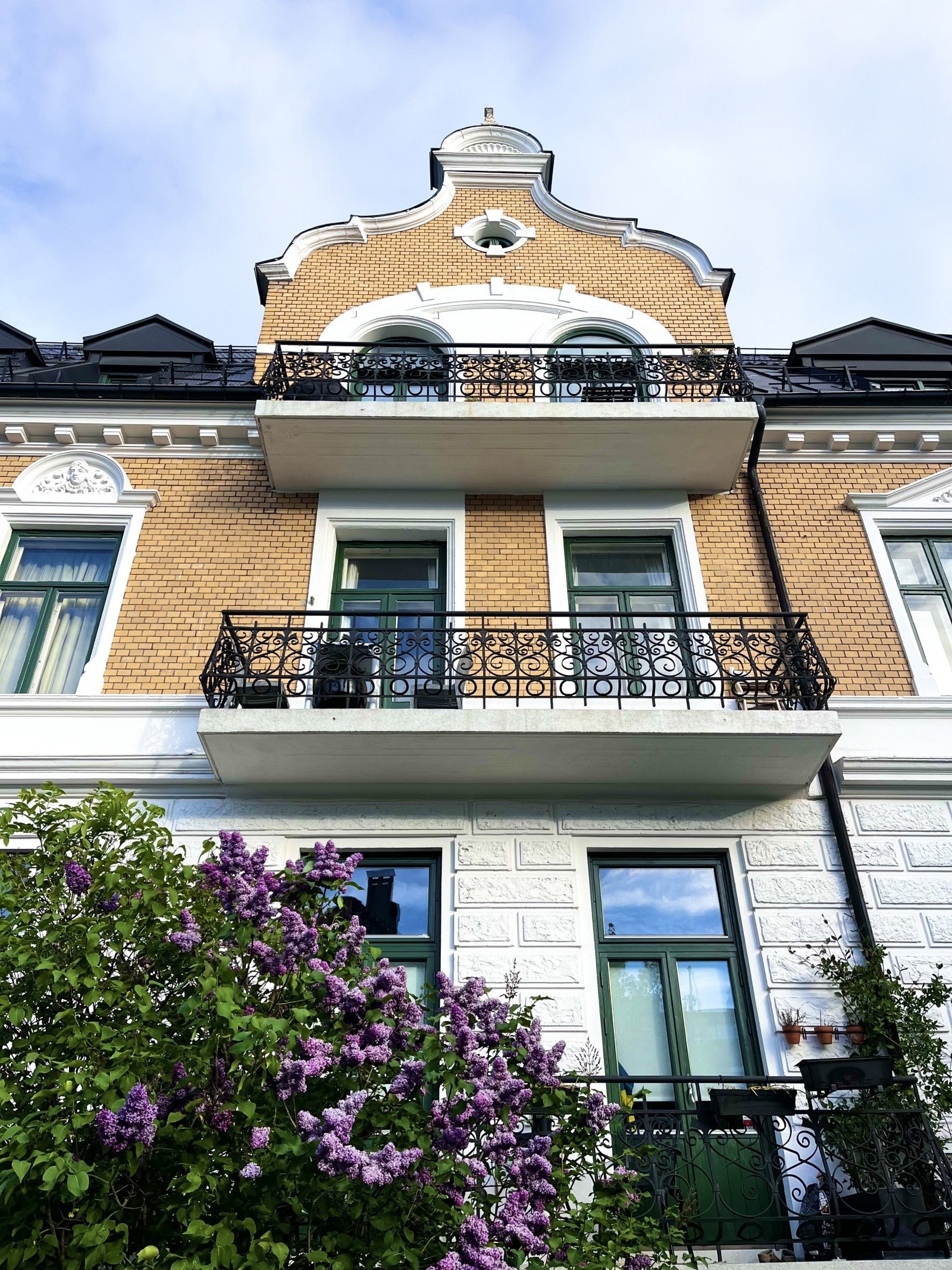 Gården har en svært ryddig og god vedlikeholdshistorikk Galleribilde