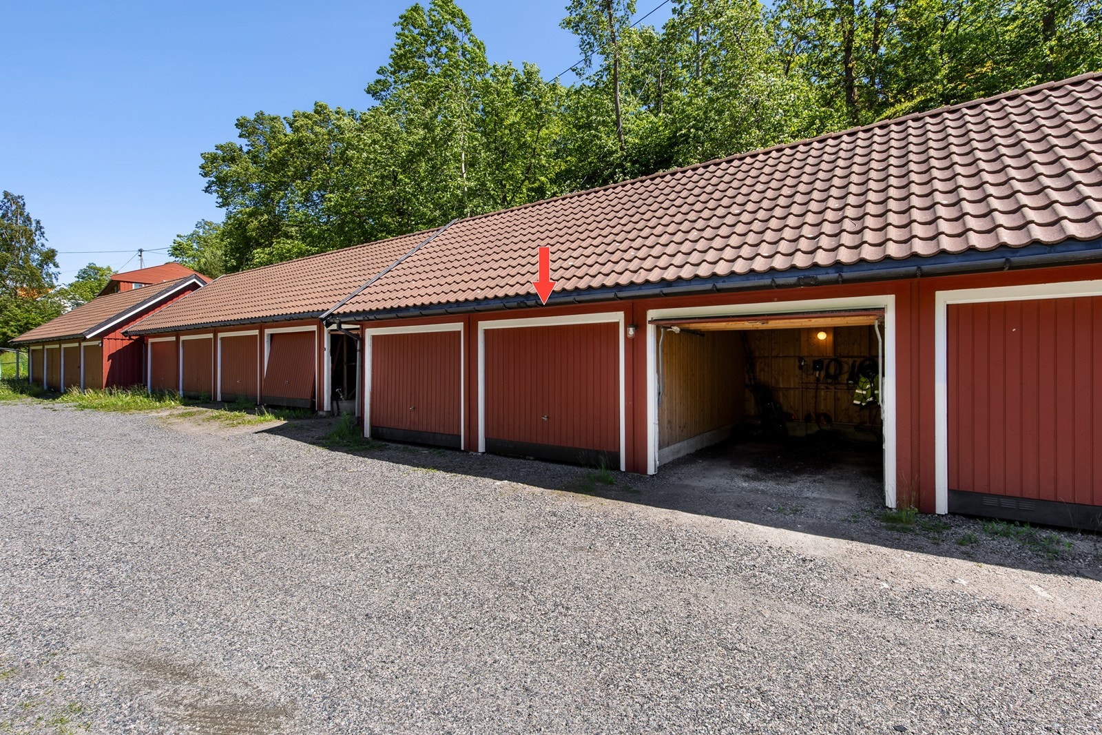Garasje i rekke til en bil Galleribilde