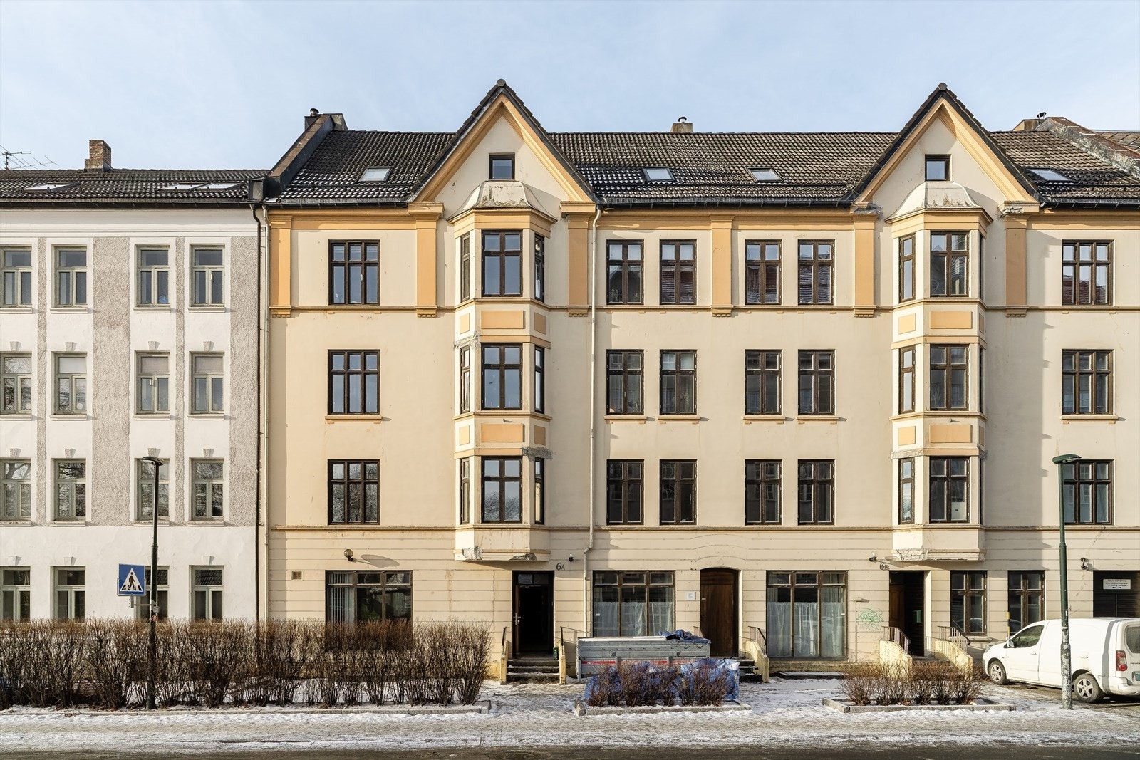 Det er også mulighet til å skaffe seg beboerparkering på baksiden av blokken, dersom det skulle være behov for det. Galleribilde