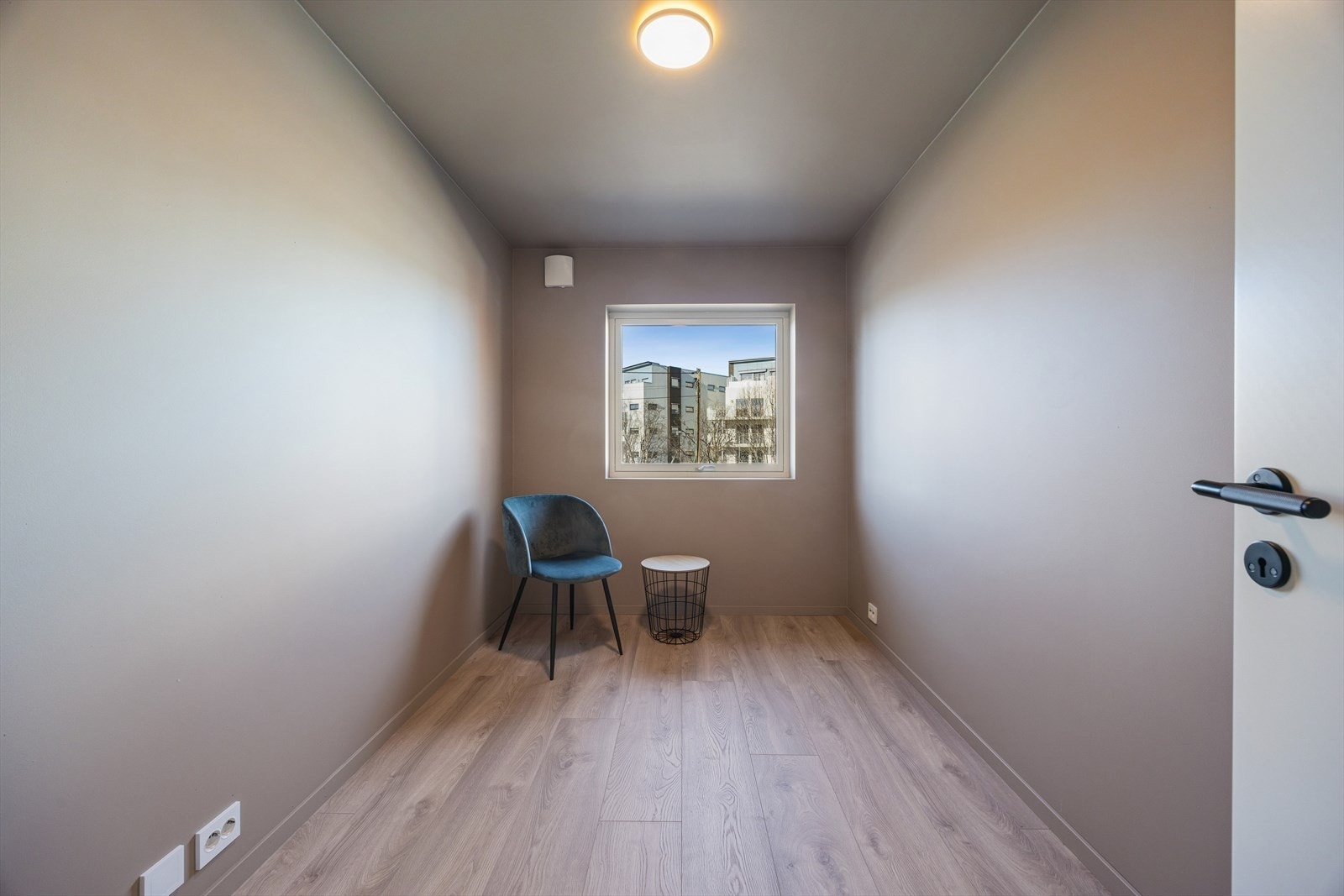 De to andre soverommene er mindre, men likevel romslige nok til seng, skrivebord og øvrige møbler - perfekt til barnerom, gjesterom eller hjemmekontor. Galleribilde