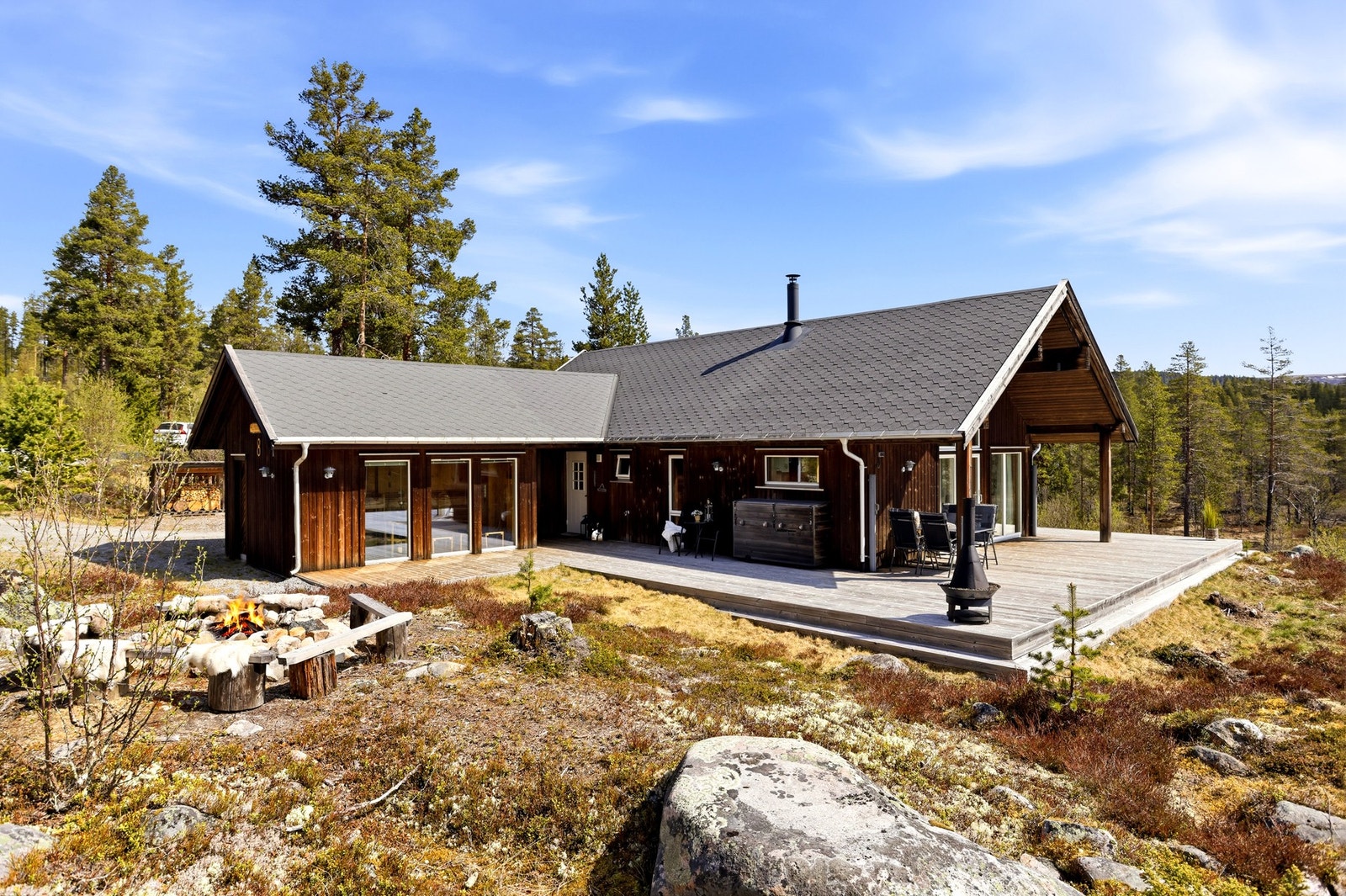 Utpreget vakker natur på tomten Galleribilde