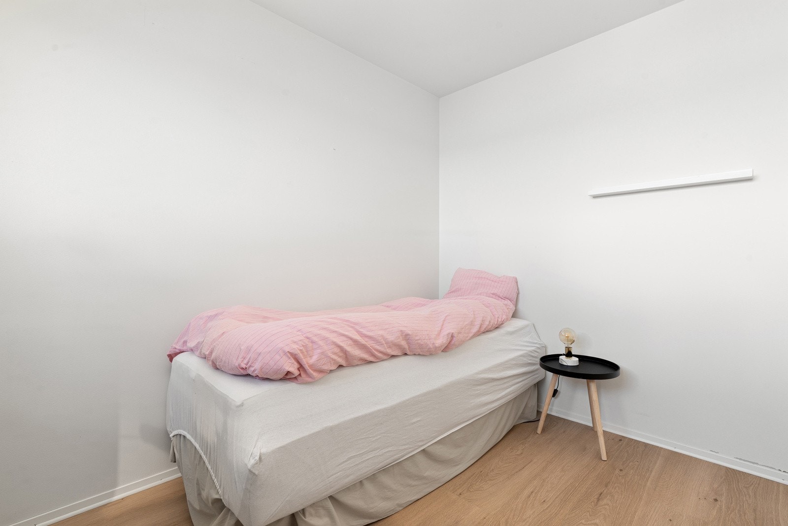 Omgivelsene framstår stille og rolige, så her ligger alt til rette for en god natt søvn.