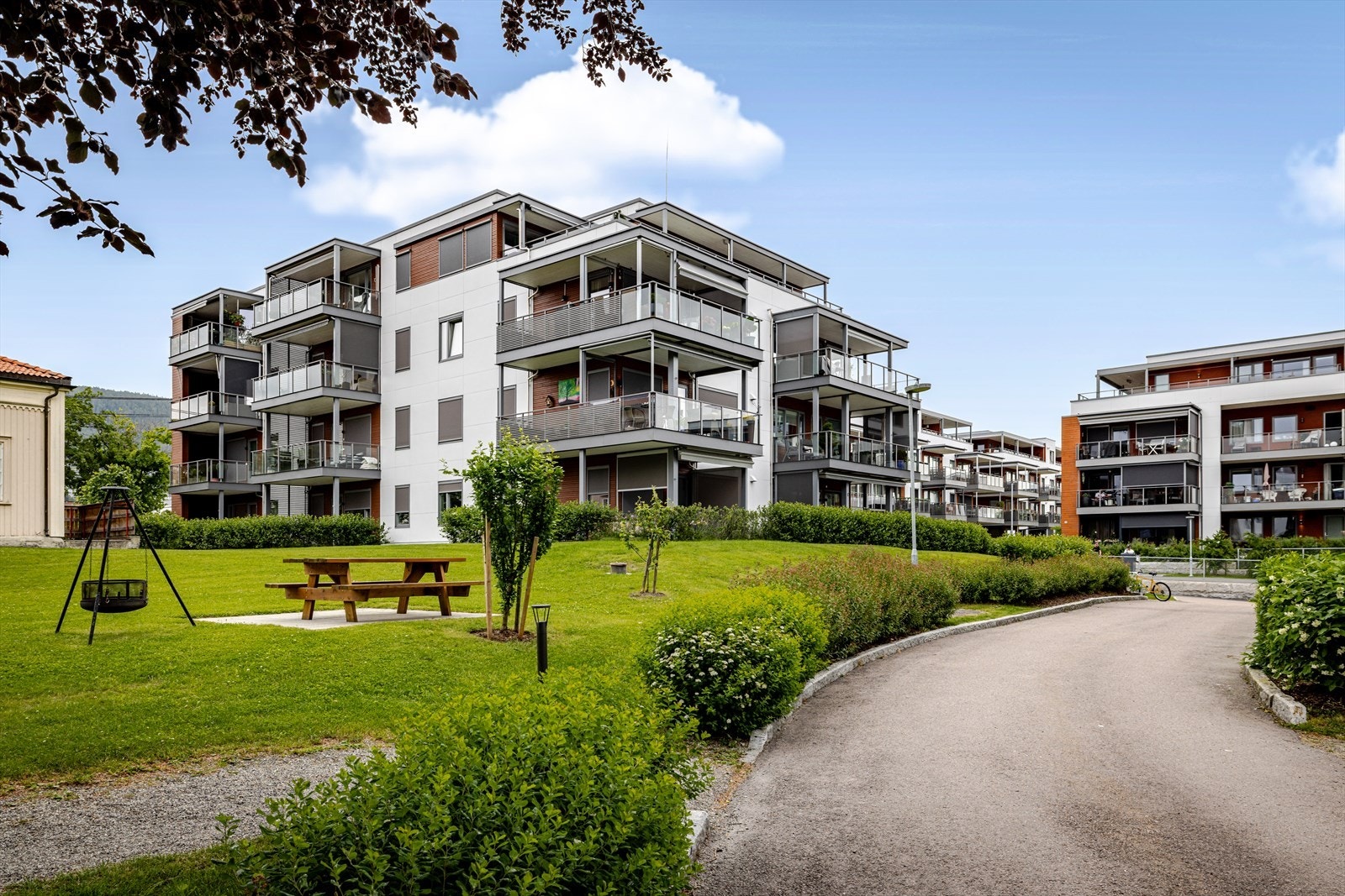 Pent opparbeidet sameie Galleribilde