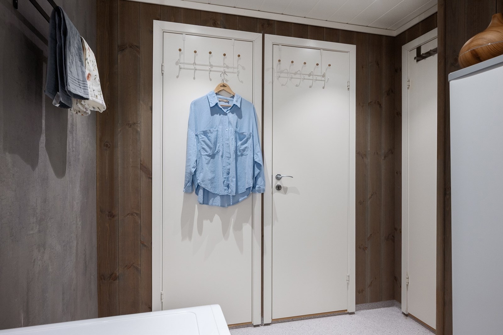 Fra badet er det tilgang til bod og kott for ekstra lagringsplass. Galleribilde