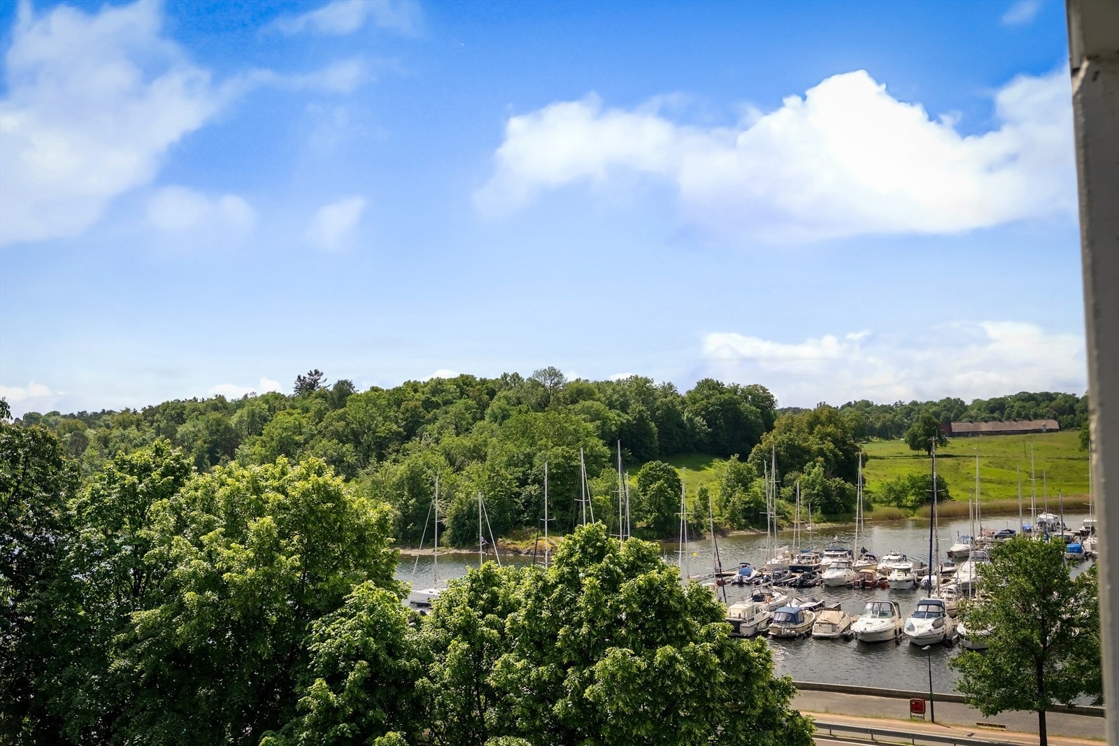 Utsikt fra veranda til Kongsgården, Bygdøy og Oscarshall Galleribilde