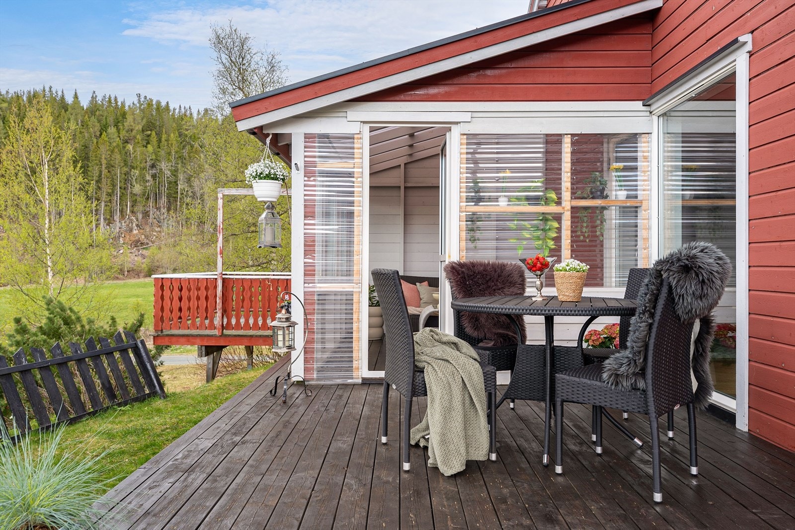 Terrasse på ca. 9 kvm og vinterhage på ca. 9 kvm Galleribilde