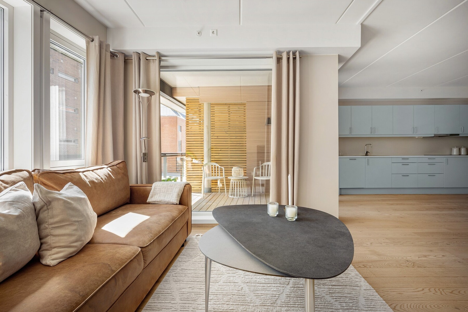 Her er det vannbåren gulvvarme som bidrar til god komfort, og boligen har balansert ventilasjon med varmegjenvinning. Galleribilde