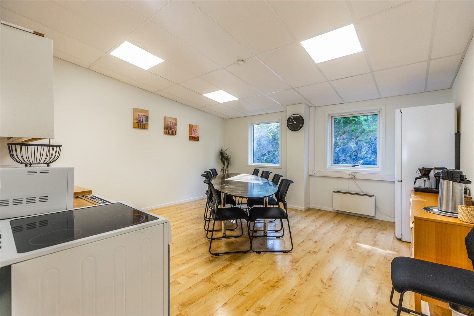 Kjøkken med spiseplass Galleribilde