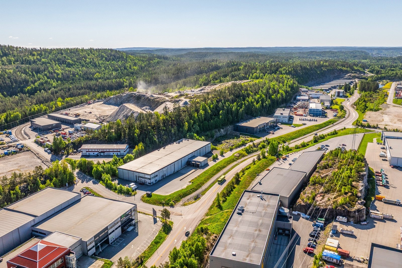 Sentralt beliggende lokale, kort avstand til butikker og offentlig kommunikasjon. Galleribilde