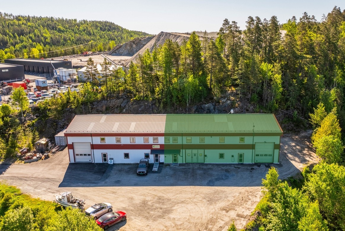 Næringsbygg over 2 etasjer med et samlet areal på 539 m². Galleribilde