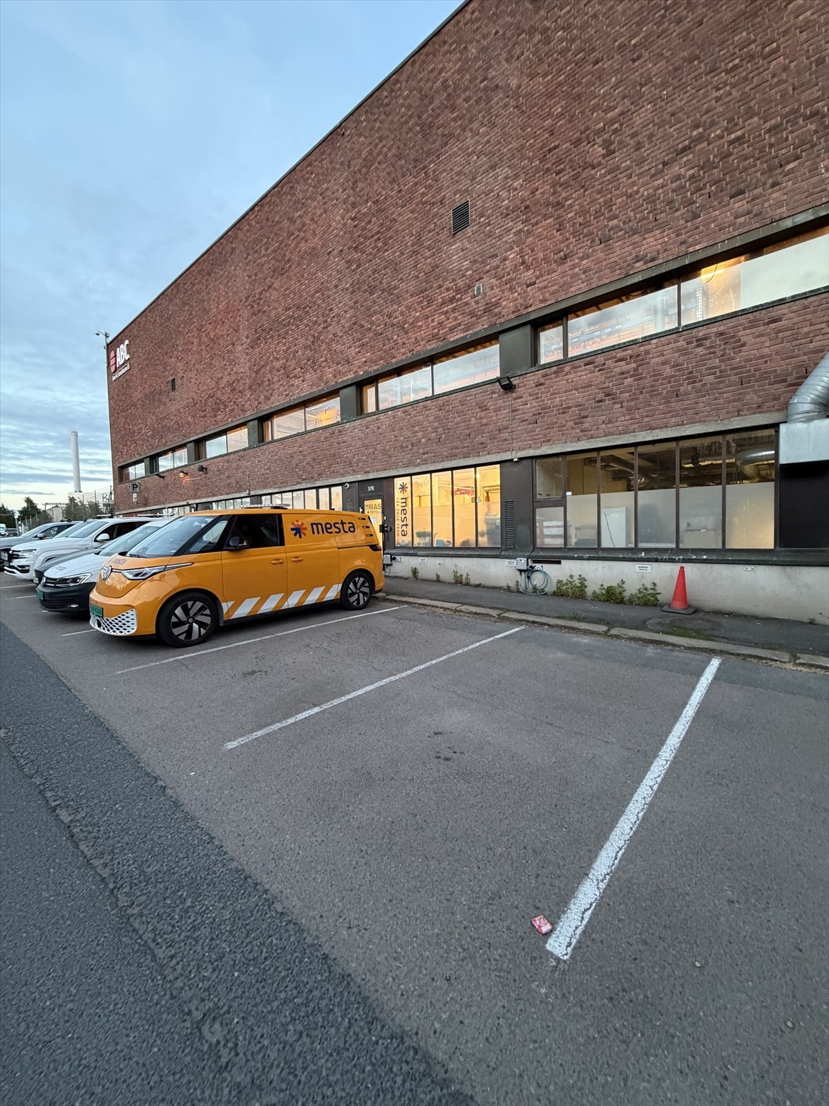 Tilgang til el-bil lader Galleribilde
