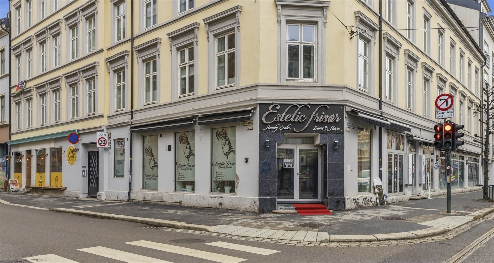 - Frisør og hudpleiesalong - Galleribilde