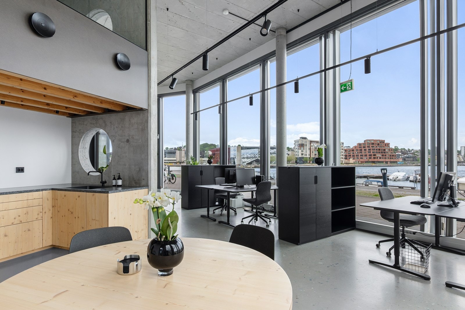 En innholdsrik næringsseksjon i Sandnes sentrum. Galleribilde