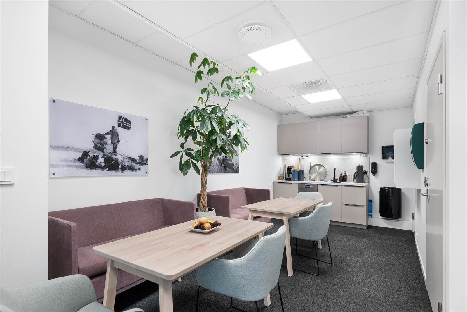 Kontorlokaler i 2. etg. BTA 206 - 680 m².