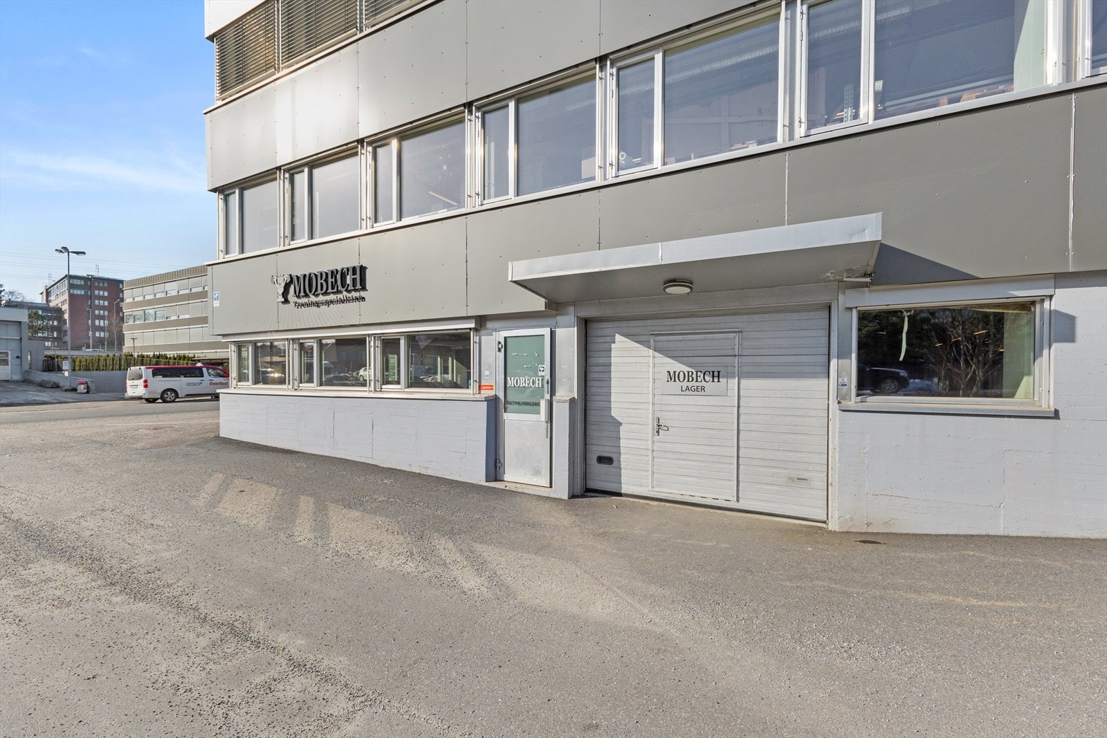 U.etg. 887 kvm BTA Galleribilde